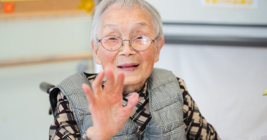 A încetat din viață cea mai în vârstă japoneză. Care era vârsta lui Miyoko Hiroyasu? 1 cea mai varstnica persoana din japonia a murit cati ani avea miyoko hiroyasu 688a1dcfcb82f