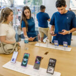 China cedează supremația în exportul de smartphone-uri către SUA. Care țară a preluat conducerea? „Ascensiunea este impresionantă” 2 china nu mai este principalul exportator de smartphone uri catre sua ce tara ocupa acum locul 1 cresterea este spectaculoasa 6889c8df1395b