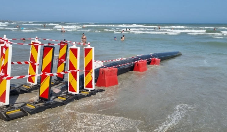 Deversări de ape pluviale în Marea Neagră la Năvodari, alertă lansată de comisarii Gărzii Naționale de Mediu 1 conducta de ape pluviale deversate in mare la navodari descoperita de comisarii garzii nationale de mediu 68885d15a0510