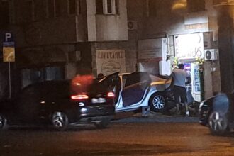 constanta accident in intersectia de la capitol un autoturism a ajuns pe trotuar 688930ba487c8