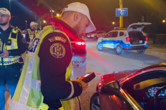 constanta un tanar a furat o masina si a facut accident pe bulevardul aurel vlaicu vezi aici ce alcoolemie avea 68888b82bbbb8