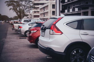 constructorii auto de lux avertizeaza asupra unor costuri combinate de 889 milioane dolari din cauza tarifelor sua 688b7c330aa50