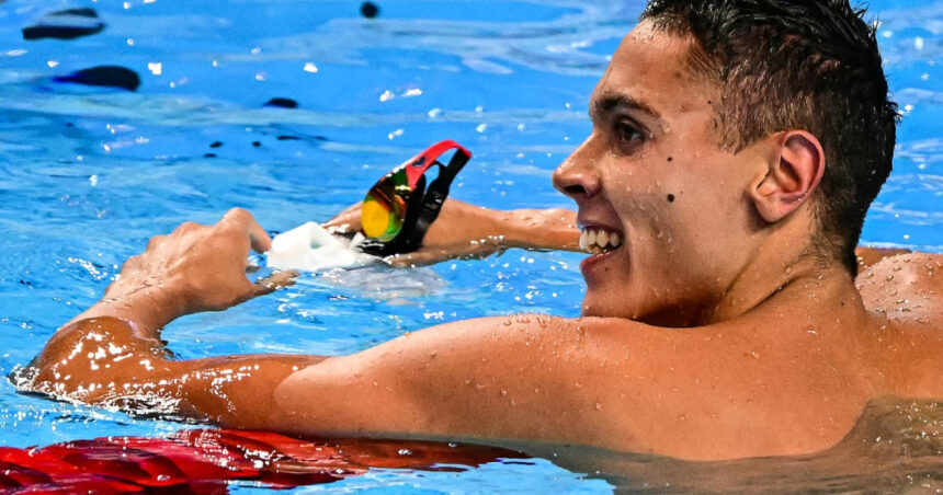 David Popovici, regele celor 100 de metri liber la Campionatul Mondial de Natație din Singapore: O realizare deosebită în istoria sportului! 1 david popovici campion mondial la proba de 100 de metri liber la cm de natatie din singapore de ce este o performanta istorica 688b81673341f