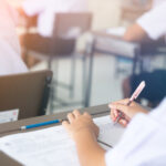 Profesorii protestează pe străzi: nemulțumirile cauzate de majorarea normelor de predare și fuzionarea instituțiilor de învățământ. 3 de ce au iesit profesorii in strada cresterea normei didactice si comasarea scolilor principalele nemultumiri 6889f71d252d7