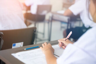 de ce au iesit profesorii in strada cresterea normei didactice si comasarea scolilor principalele nemultumiri 6889f71d252d7