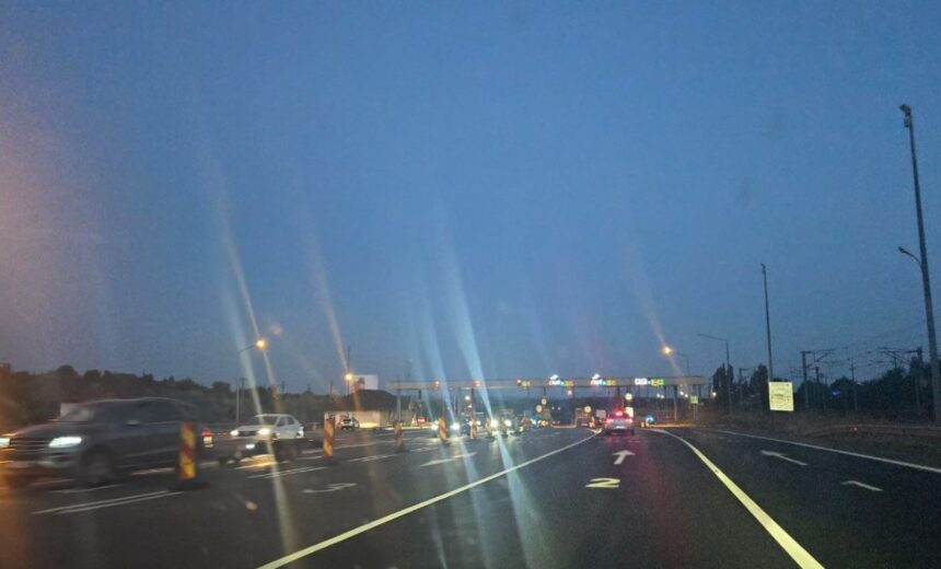 Întoarcerea de la mare, cu ambuteiaj la Fetești: aglomerație pe Autostrada Soarelui 1 drumul de intoarcere de la mare blocat la statia de taxare de la fetesti trafic intens pe autostrada soarelui 68866e1410c90