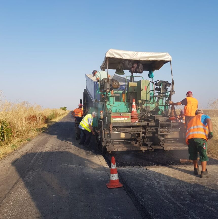 Asfaltarea drumului DJ 391 Negru Vodă – Cerchezu ajunge la final, realizată de echipele SC Drumuri Județene Constanța SA! 1 echipele sc drumuri judetene constanta sa finalizeaza zilele acestea asfaltarea dj 391 negru voda cerchezu 688748a39e63e