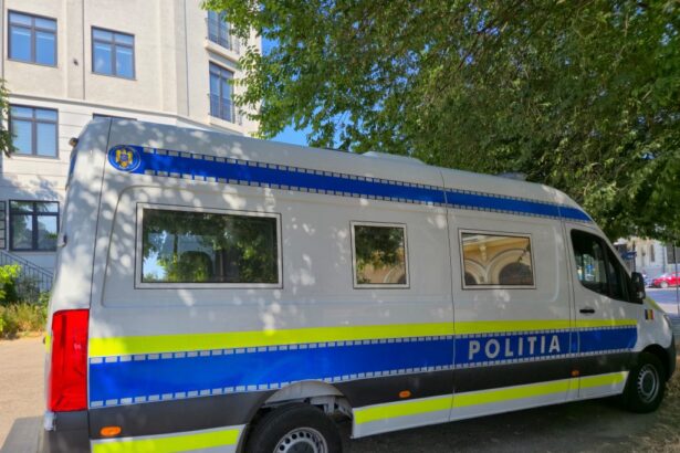 el este tanarul prins cu ecstasy cocaina si metamfetamina in torpedoul masinii in constanta a fost arestat 6887fe0d309e4