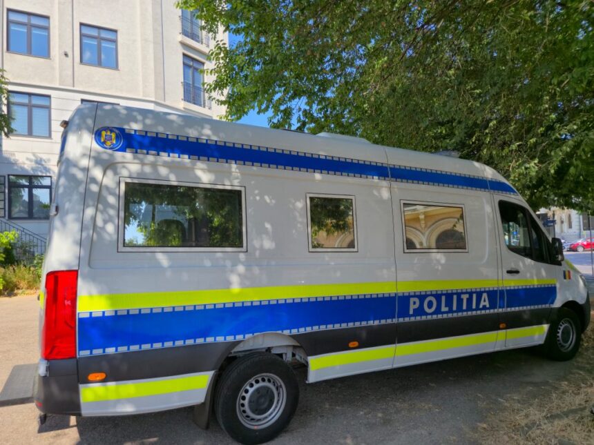 Tânărul surprins cu droguri în torpedoul mașinii sale din Constanța a fost reținut. 1 el este tanarul prins cu ecstasy cocaina si metamfetamina in torpedoul masinii in constanta a fost arestat 6887fe0d309e4