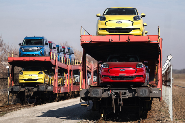 Provocări majore pentru Programul Rabla: Ministrul Buzoianu clarifică poziția privind subvențiile pentru vehiculele poluante! 1 exclusiv incertitudine maxima pentru programul rabla dar apare o noua pozitie in declaratiile ministrei buzoianu descurajam importul de vehicule poluante in scopul obtinerii de subventii 6887f02c4a1d2