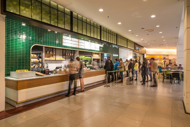 Salad Box se confruntă cu provocări financiare: "Ne propunem să depășim situația în 12 luni, discutăm cu un potențial investitor pentru a cedat o parte din afacere. Continuăm activitatea fără întreruperi, iar acum ne concentrăm pe o strategie de adaptare și dezvoltare." 1 exclusiv surpriza salad box in insolventa vom iesi din insolventa in 1 an negociem cu un investitor pentru a vinde in jur de jumatate continuam fara intreruperi si ne reasezam strategic int 688a65c8b5995