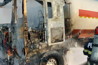 foto incendiu la o autocisterna incarcata cu gpl pe autostrada a7 traficul a fost blocat 6883b6f808300
