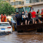 Furtuni devastatoare în China: 30 de vieți pierdute și peste 80.000 de oameni evacuați din Beijing din cauza inundațiilor. 2 foto ploi si inundatii in china furtunile violente au ucis 30 de persoane si peste 80 000 au fost evacuate la beijing 6888706f28c9e