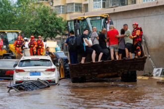 foto ploi si inundatii in china furtunile violente au ucis 30 de persoane si peste 80 000 au fost evacuate la beijing 6888706f28c9e