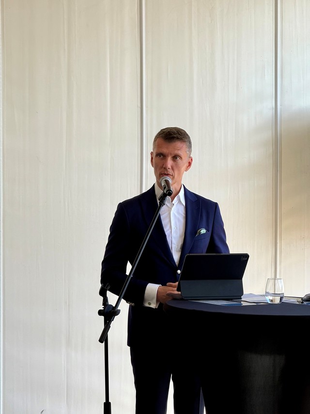Inovație în România: Diehl își deschide porțile, iar Sorin Preda, CEO Global Vision, subliniază impactul investiției și potențialul de expansiune al industriei locale. 1 foto prima fabrica diehl din romania sorin preda ceo si fondator global vision aceasta investitie nu a ajuns aici intamplator vor urma si altii acest exemplu avem industrii cu potential foarte ma 688aeebbd42b0