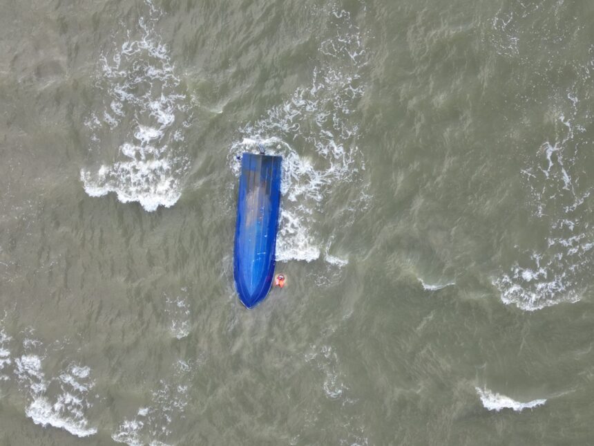 Tragedia din Golful Musura: Declarațiile Gărzii de Coastă și ANR după pierderea a patru vieți, printre care și a unui copil 1 foto video ce spun garda de coasta si anr despre tragedia din zona golfului musura eveniment soldat cu decesul a patru persoane inclusiv un copil 68887dd4049f1