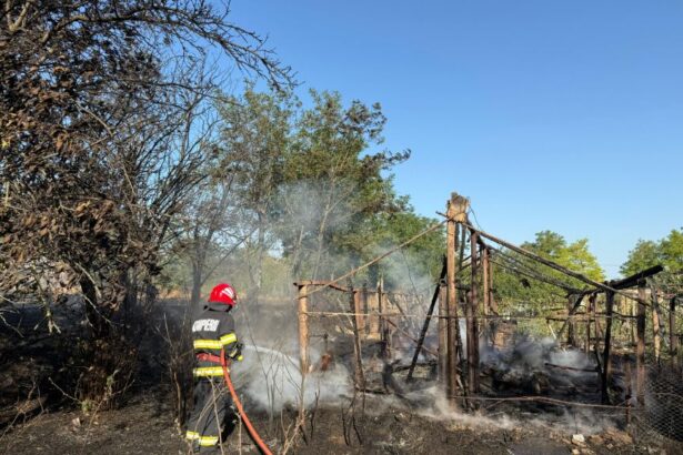 foto video incendiu puternic in bestepe din judetul tulcea doua anexe distruse si doua locuinte in pericol 68864ae97ded7