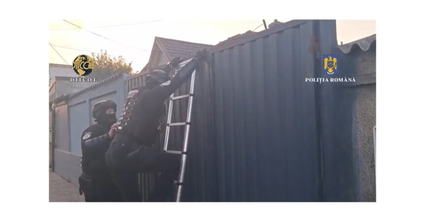 Captura spectaculoasă în Constanța: Poliția desființează o rețea de traficanți de droguri, cu substanțe ilegale ascunse în vehicule! 1 foto video presupusi dealeri de narcotice de pe piata din constanta prinsi de politisti stupefiantele ascunse in cele doua autoturisme ale unuia dintre suspecti 68824c0779a8c
