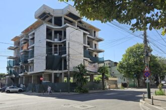 foto video vecinii blocului ridicat de compania biodam srl a afaceristului gigi uda pe strada grivitei nr 40 trag un semnal de alarma traim un cosmar 6884461d7ca95