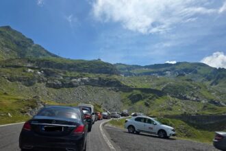 foto video weekend de foc pe transfagarasan se circula bara la bara spre balea lac 68860f25d656d