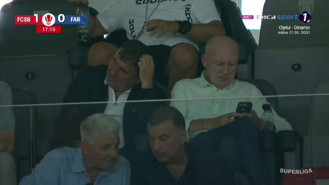 OBIECTIVUL A SURPRINS MOMENTUL! Gică Hagi, în prim-plan la 1-0 pentru FCSB în confruntarea cu Farul 1 galerie foto camerele au fost pe el cum a fost surprins gica hagi la 1 0 pentru fcsb in meciul cu farul 68852a0c04f7f