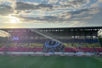 galerie foto de pus in rama un stadion plin la sibiu si o coregrafie de senzatie pentru meciul u cluj ararat armenia 688ba8f7480f5
