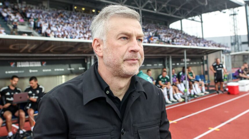 Edi Iordănescu își exprimă nemulțumirea după confruntarea Banik Ostrava - Legia: "Nu voi tolera așa ceva! Prefer un rezultat de 0-0!" 1 galerie foto edi iordanescu reactie dura dupa banik ostrava legia niciodata nu voi accepta asta mai bine fac 0 0 688291a51f4ce