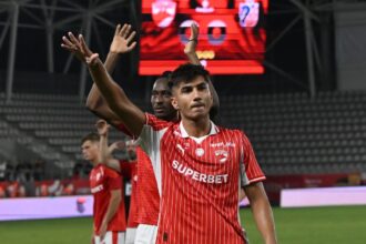 galerie foto musi a explicat faza la care a cerut penalty mi a prins glezna jos arbitrul mi a zis sa joc fotbal 6886a5bc46eb1