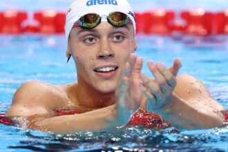 galerie foto popovici mandria romaniei cum a aparut pe podiumul de premiere dupa cursa sa de aur 688b70c74a550