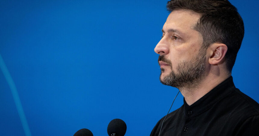 Zelenski subliniază importanța vocii cetățenilor pentru guverne, în contextul revitalizării instituțiilor anticorupție. 1 guvernele trebuie sa asculte opinia publica afirma volodimir zelenski dupa restabilirea independentei institutiilor anticoruptie 688b998e997df