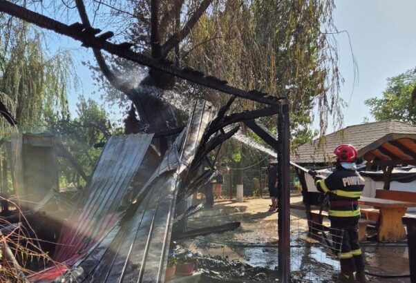 Flăcările au cuprins o casă în Dăeni, județul Tulcea 1 incendiu la o locuinta din daeni judetul tulcea 688503e079abb
