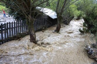 inundatii de amploare in suceava trei victime persoane evacuate foto 68889c4316c4d