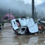 Căderi de apă catastrofale în diverse colțuri ale României: o victimă, sute de persoane evacuate, poduri distruse și drumuri prăbușite 2 inundatii devastatoare in mai multe judete din romania o persoana a murit sute de evacuati poduri avariate drumuri surpate 6887286c8fb51