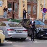 Magistrații din Constanța își suspendă deciziile în cazul în care Dan Diaconescu contestă divulgarea unor informații din procesul său privind acuzațiile de relații nepermise cu un minor. 2 judecatorii constanteni continua sa se abtina in dosarul in care dan diaconescu reclama scurgeri de informatii din procesul in care este acuzat de act sexual cu minor 688a8f9f5d552