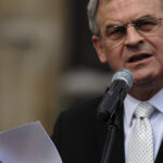Laszlo Tokes solicită autonomie pentru comunitatea maghiară din Transilvania, în cadrul unei declarații la Băile Tușnad, alături de premierul Viktor Orban. 2 laszlo tokes cere autonomie pentru maghiarii din transilvania afirmatiile facute la baile tusnad in prezenta premierului viktor orban 6885cfb57c32f