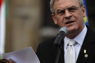 laszlo tokes cere autonomie pentru maghiarii din transilvania afirmatiile facute la baile tusnad in prezenta premierului viktor orban 6885cfb57c32f