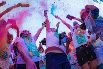 mamaia se coloreaza din nou the color run revine pe litoral din 2 august 2025 vor fi impuse restrictii de trafic rutier 688af9d0ae1f4