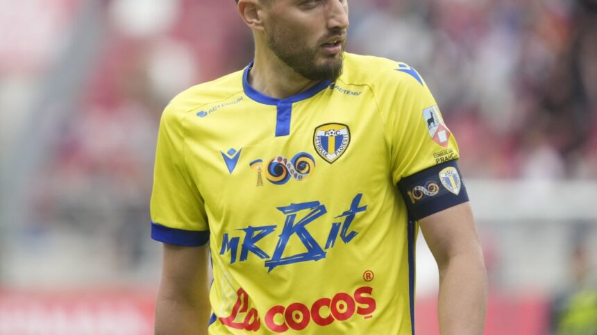 Metaloglobus vs. Petrolul Ploiești: Duel fără câștig de la ora 19:45 | Ambele formații caută prima victorie în noul sezon 1 metaloglobus petrolul ploiesti live text de la 1945 ambele echipe fara victorie in startul noului sezon 6883486f401b5