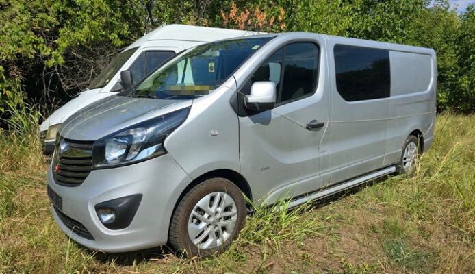 "Microbuz dispărut, găsit de poliție în zona Ostrov" 1 microbuz cautat de autoritatile din olanda descoperit in apropiere de ostrov 688b4e0883308