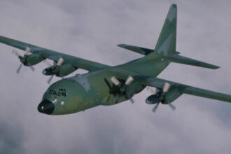 misiune umanitara 12 copii palestinieni si 36 de rude ale acestora evacuati din israel cu un avion al fortelor aeriene romane 688a80533ca00
