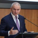 Nicu Marcu, fost lider ASF, își pierde locul în conducerea Agricover Credit IFN la doar o lună de la instalare, din cauza incompatibilității generate de preluarea funcției de șef ORNISS. 2 nicu marcu fost sef asf a fost revocat din consiliul de administratie al agricover credit ifn dupa o luna de la numire a devenit incompatibil dupa numirea ca sef orniss 688af1b1b56a4
