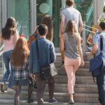 Măsuri inovatoare pentru sprijinul copiilor în dificultate: ajutor social disponibil acasă în doar 72 de ore 2 noi reguli pentru protejarea copiilor vulnerabili asistenta sociala la poarta familiei in 72 de ore 688bb421b9b10