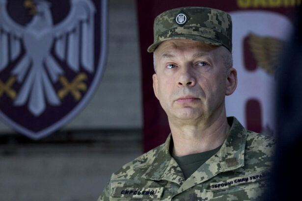 oleksandr sirski comandantul fortelor armate ale ucrainei 60 de ani sa ma retrag pot sa fac 100 de flotari fara sa ma opresc 68870d3288a9e