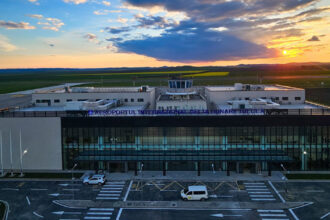 opt calatori in trei luni pe aeroportul din tulcea asta nu i opreste pe sefi sa faca angajari 688bb521708c3