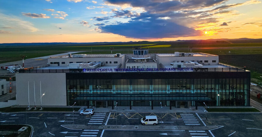 Aeroportul din Tulcea: Opt aventurieri în trei luni și angajări fără oprire pentru conducere! 1 opt calatori in trei luni pe aeroportul din tulcea asta nu i opreste pe sefi sa faca angajari 688bb521708c3