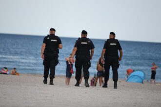 presupusi dealeri prinsi in vama veche de jandarmi unde se aflau 6889d672e8ef5