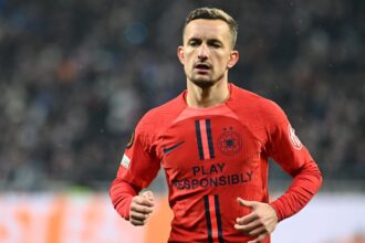 rasturnare de situatie in cazul transferului lui marius stefanescu se face inca o mutare pe axa fcsb dinamo 6883aaf2904bc