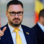 AUR își exprima opinia în mijlocul controverselor. Deputatul Dan Tanasă afirmă: „Demisia lui Dragoș Anastasiu reprezintă un act necesar de responsabilitate morală. Următorul pe listă cine va fi?” 2 reactia aur in scandalul momentului deputatul dan tanasa demisia lui dragos anastasiu un gest de igiena morala cine urmeaza 688659f52d14f