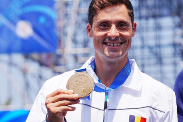 reactia lui constantin popovici dupa ce a cucerit bronzul la campionatul mondial din singapore la high diving 68862ab242ca8