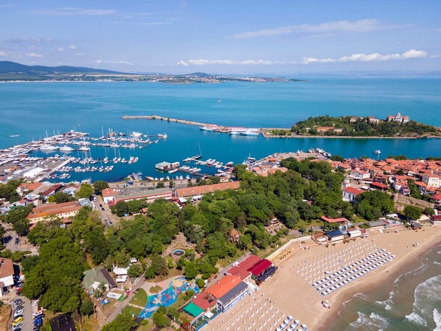 Românii conduc topul turiștilor străini în Bulgaria, în luna iunie! 1 romanii cei mai multi turisti straini au venit in bulgaria in iunie 6888d450d979a